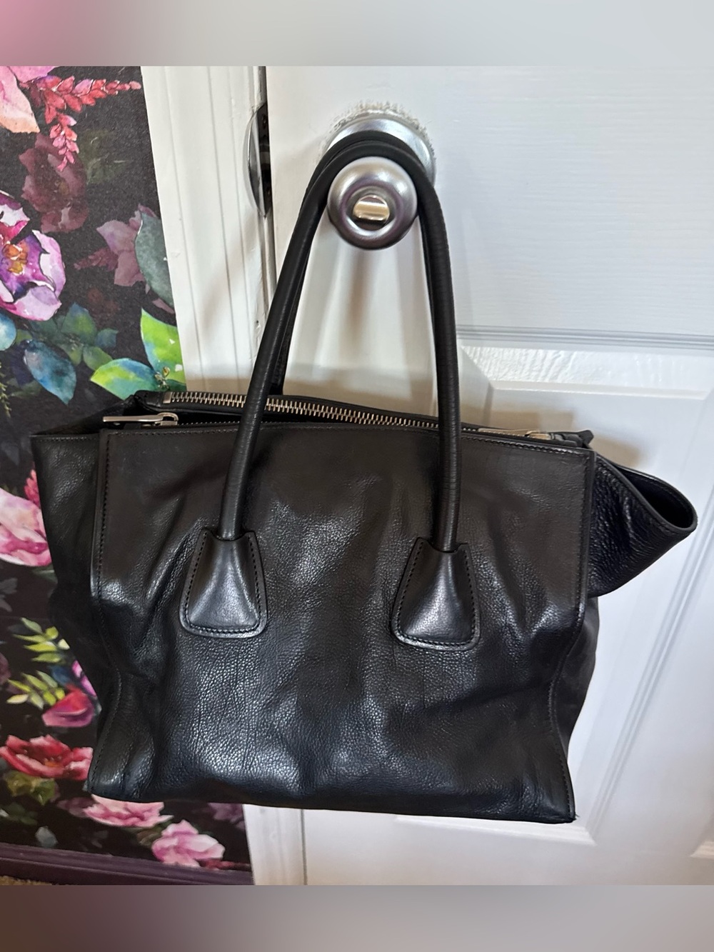 Prada AUTHENTIC Glacé Calf Twin Pocket Black Leather 2-Way Tote Bag - Picture 6 of 16